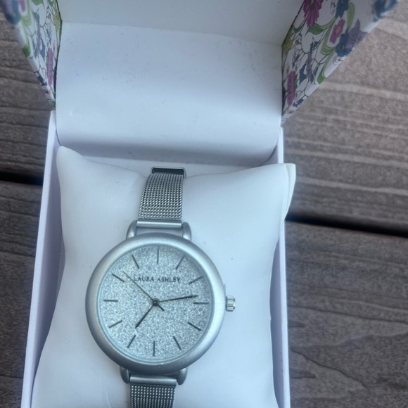 💥HP 💥 Women's Glitz Sparkle Dial Spray Silver Alloy Mesh Band Watch 36mm - Picture 4 of 7